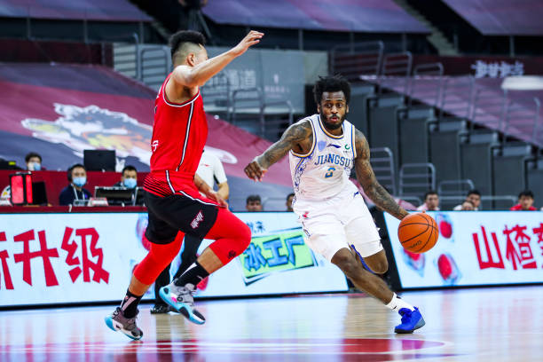 WNBA球星里斯·坎貝奇的精彩瞬間