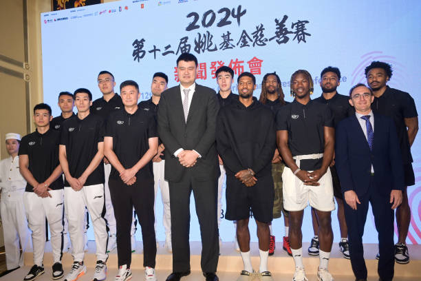 籃球規(guī)則解析：兩步半上籃過程中允許停頓嗎？