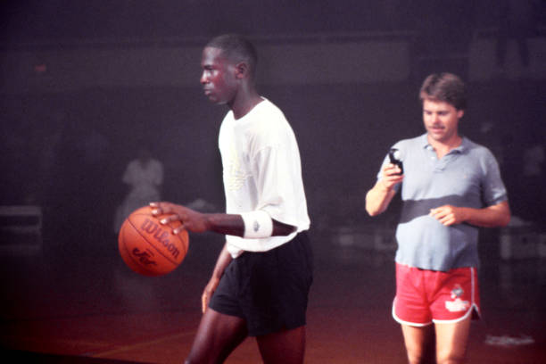 歐文背影:展現(xiàn)球星不為人知的一面