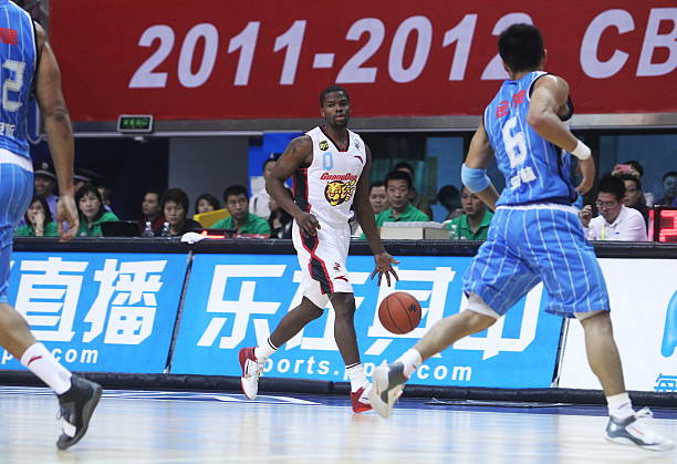 國產(chǎn)籃球鞋對決：匹克 vs 361，誰才是性價比之王？