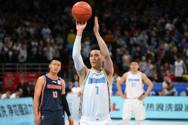 張伯倫身高臂展對比：超越現(xiàn)代NBA巨星的驚人數(shù)據(jù)