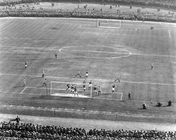 （結(jié)合大賽成績(jī)來(lái)討論球員表現(xiàn)）