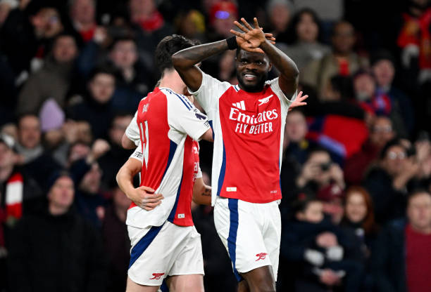 足球即時(shí)比分網(wǎng)：全場數(shù)據(jù)、紅黃牌及換人信息