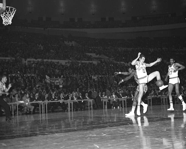 免費玩還是買斷制？游戲商業(yè)模式大不同：淺談FIFA足球世界與FIFA20