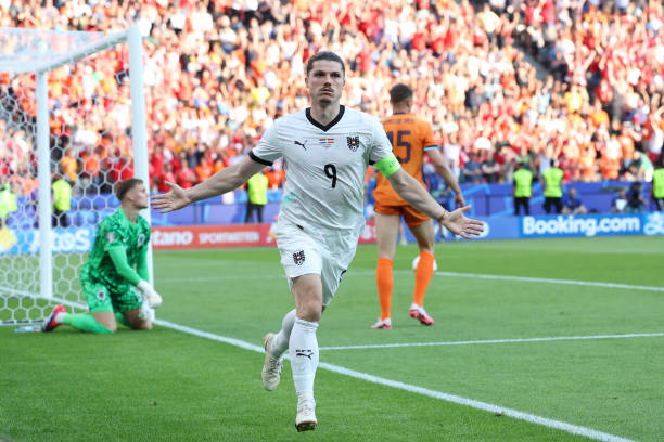 防守方在球門球規(guī)則中的站位限制與違規(guī)后果