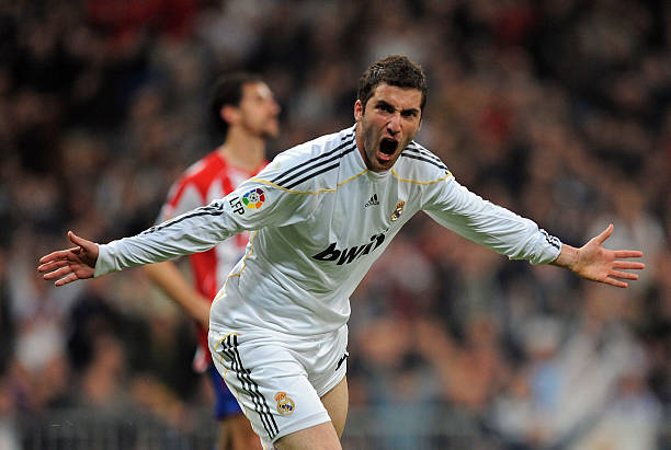 足球裁判必讀：點(diǎn)球、任意球與越位規(guī)則更新