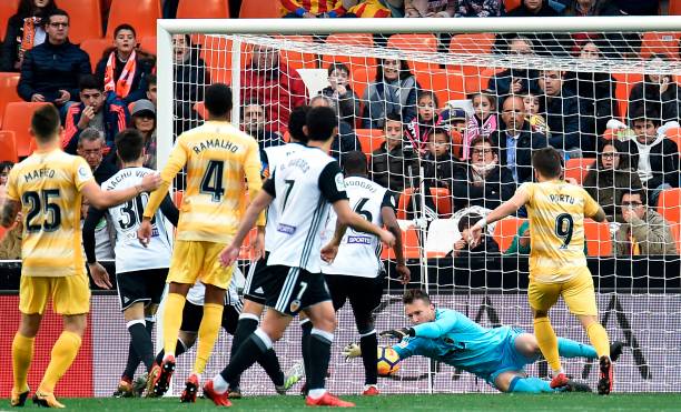 法甲冠軍獎(jiǎng)杯名稱揭秘：你知道它的由來(lái)嗎？