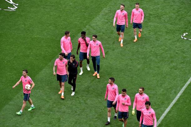 拉菲尼亞的拜仁首秀：球迷期待與教練戰(zhàn)術(shù)適配性分析