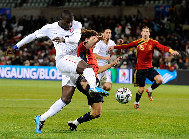 01年馬拉多納告別賽：他的親簽球衣如今價(jià)值幾何？