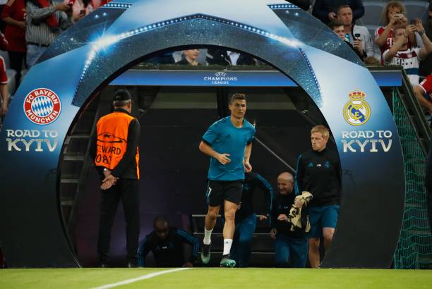 空中霸主與地面大師：克林斯曼和范巴斯滕的風(fēng)格分析