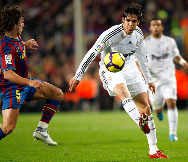 如何合法經(jīng)營足球場？關鍵證件與審批流程解析