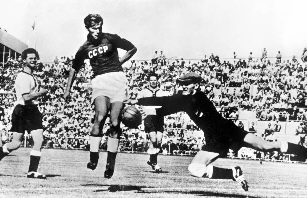 七人制足球戰(zhàn)術(shù)解析：攻防轉(zhuǎn)換與團隊配合