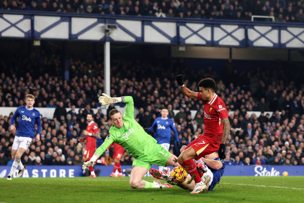 姆巴佩年齡、身價(jià)與年薪全解析：足壇新王的價(jià)值體現(xiàn)