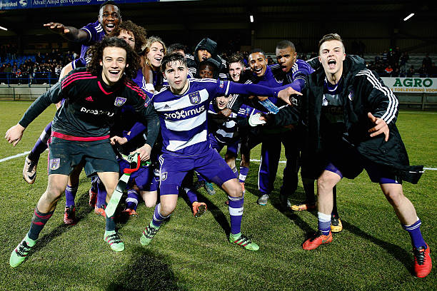 數(shù)據(jù)說(shuō)話(huà)：捷報(bào)比分網(wǎng)對(duì)比甘肅業(yè)余聯(lián)賽與職業(yè)足球差距