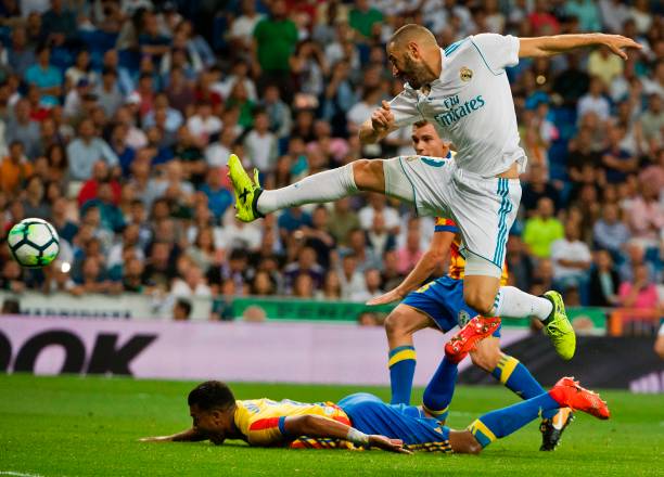 香檳四濺！哈蘭德與隊(duì)友共慶賽季輝煌