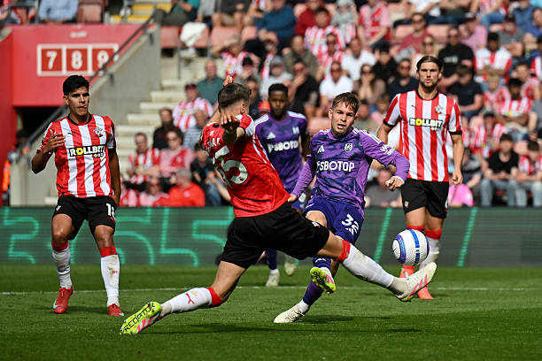 巴蒂斯圖塔退役后罕見(jiàn)動(dòng)態(tài)：與老隊(duì)友重聚引回憶殺