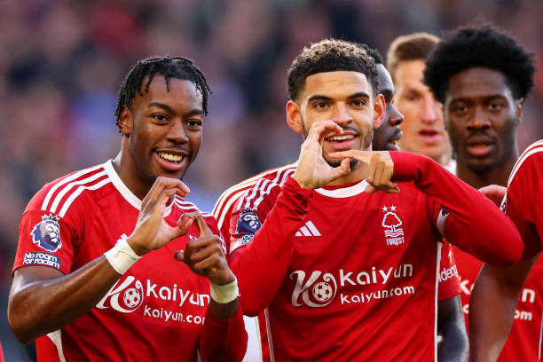 關于申請建設社區(qū)標準化足球場的請示報告