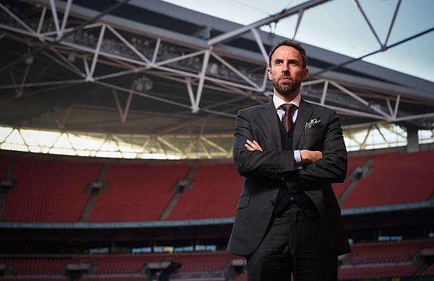 (以提問方式開頭，吸引有明確需求的觀眾，并強(qiáng)調(diào)“最新”和“匯總”)