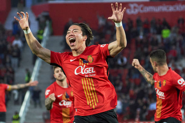 2122英超球迷體驗(yàn)革命：虛擬觀賽與全息互動(dòng)時(shí)代來(lái)臨