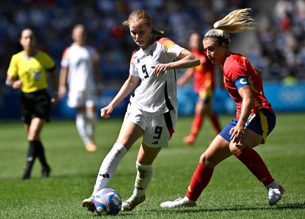 哈蘭德的家庭背景：他的國籍與成長故事