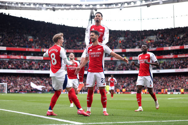 菲戈齊達內(nèi)世紀對決：金球獎的永恒經(jīng)典