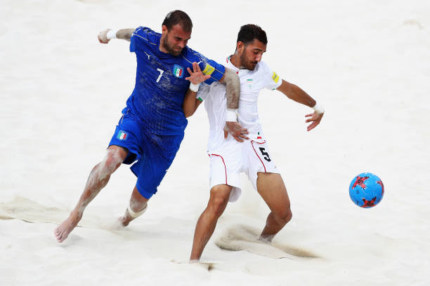 足球文化小知識(shí)：帽子戲法后，球員真的能保留比賽用球嗎？