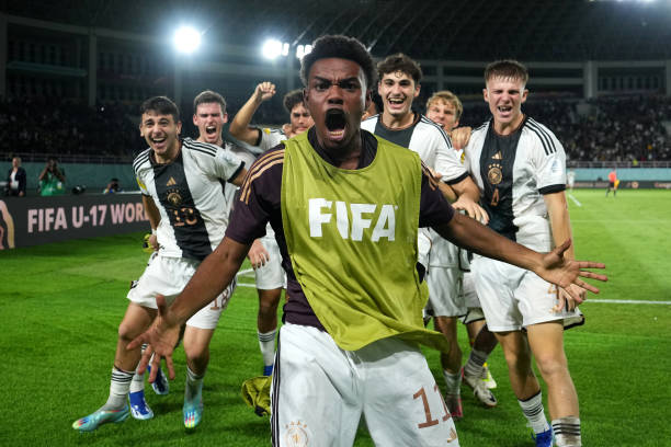 場(chǎng)地尺寸與劃線標(biāo)準(zhǔn)：如何規(guī)劃專業(yè)級(jí)籠式足球場(chǎng)