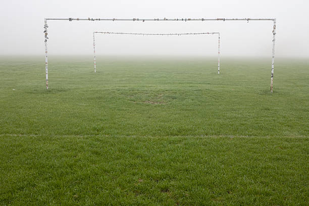 挑戰(zhàn)C羅的頭球高度：你能跳得比他更高嗎？