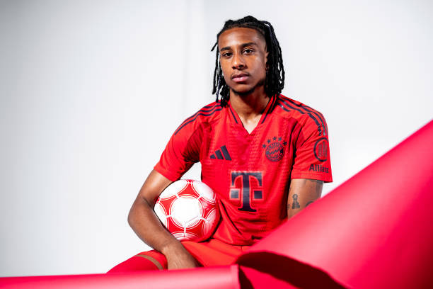 實況足球馬特烏斯最佳位置解析：中場還是后腰？