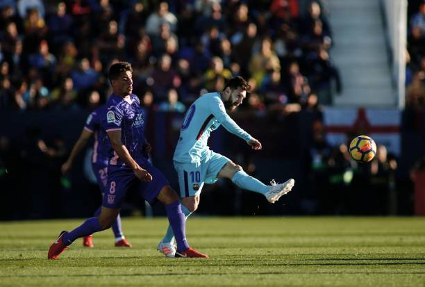 比分沉浮酒作伴：一個(gè)球探的自我放逐