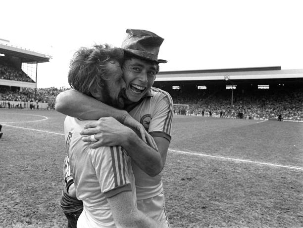 法國(guó)隊(duì)訓(xùn)練營(yíng)幕后花絮：德尚戰(zhàn)術(shù)演練全過程