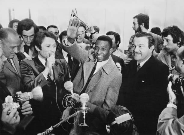 齊達(dá)內(nèi)職業(yè)生涯中位置有過(guò)變化嗎？