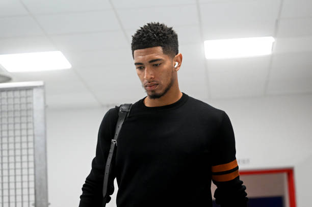 彈跳能力如何幫助C羅在禁區(qū)內(nèi)的頭球爭(zhēng)頂？