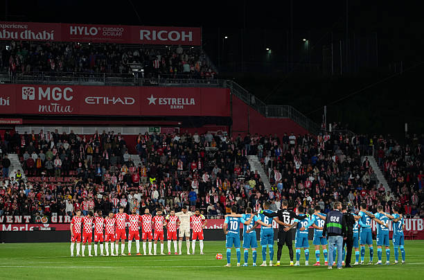 法甲直播：巴黎圣日耳曼客場(chǎng)挑戰(zhàn)摩納哥，強(qiáng)強(qiáng)對(duì)話一觸即發(fā)！