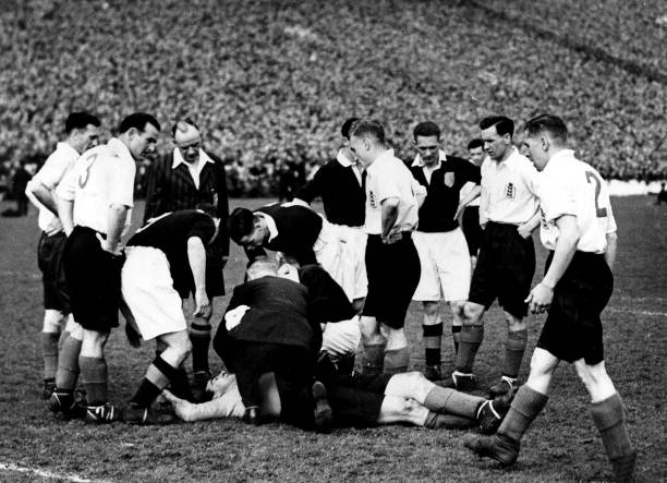 巴薩面臨抉擇！梅西續(xù)約或徹底放棄哈蘭德引援計劃