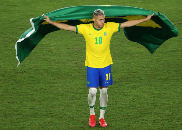 法甲降薪潮？近年球員年薪變化與聯(lián)賽經(jīng)濟(jì)狀況分析