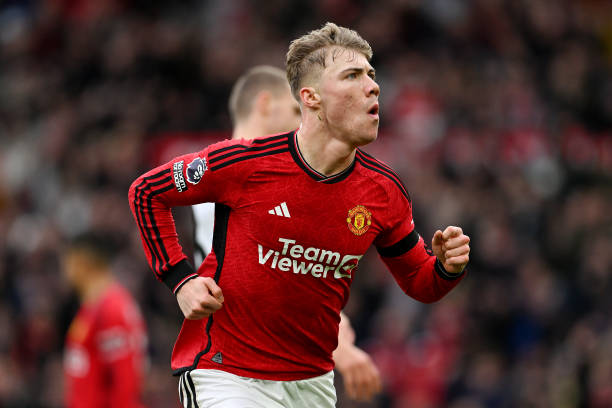 如何選擇歐冠決賽觀賽場(chǎng)地？?jī)?nèi)場(chǎng)vs看臺(tái)全對(duì)比