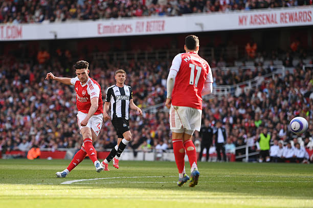 英超排行榜：狼隊(duì)、水晶宮中游徘徊，維拉表現(xiàn)亮眼