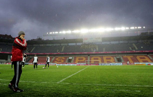 荷蘭全攻全守戰(zhàn)術(shù)：清道夫角色的演變與影響