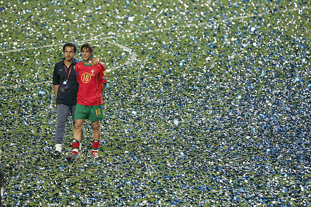 442陣型的防守特點(diǎn)：如何構(gòu)建穩(wěn)固的后場體系