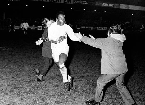 90年代最強(qiáng)9號(hào)半對(duì)決：羅馬里奧與巴喬的傳奇交鋒