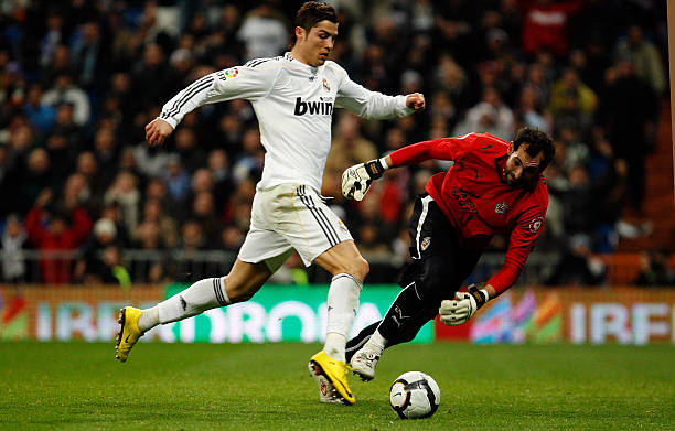 哈蘭德是“新維埃里”還是“新伊布”？探討他的技術流派