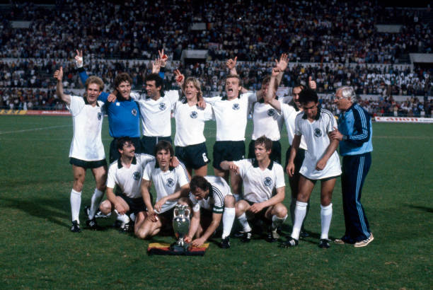 按時間順序講解比賽從開始到結(jié)束的各個環(huán)節(jié)