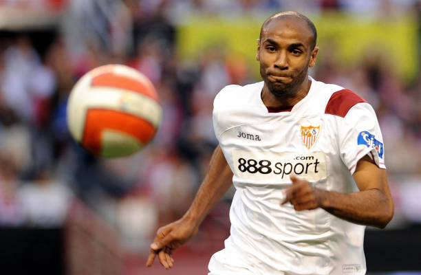 8人制足球場(chǎng)比5人制大多少？倍數(shù)解答