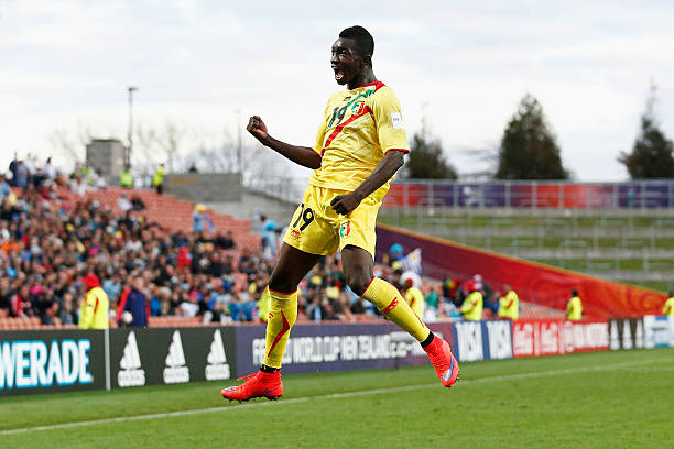 揭秘全攻全守戰(zhàn)術(shù)：免費完整版足球紀(jì)錄片在線觀看