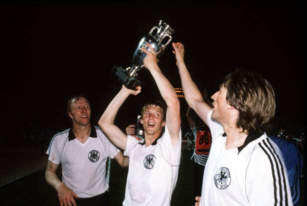 法乙積分榜前兩名如何直接晉級(jí)法甲？