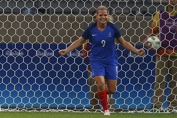 足球史上最偉大的對決：馬拉多納vsC羅，你選誰？