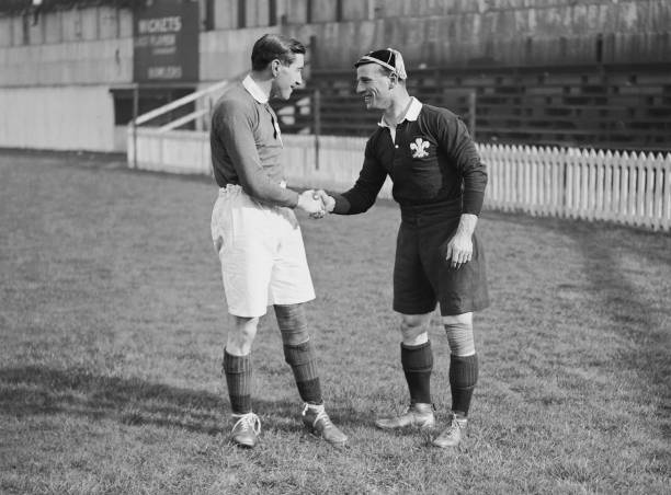 趣味盤點(diǎn)： 除了“上帝之手”，梅西還有哪些令人難忘的“頭”條新聞？