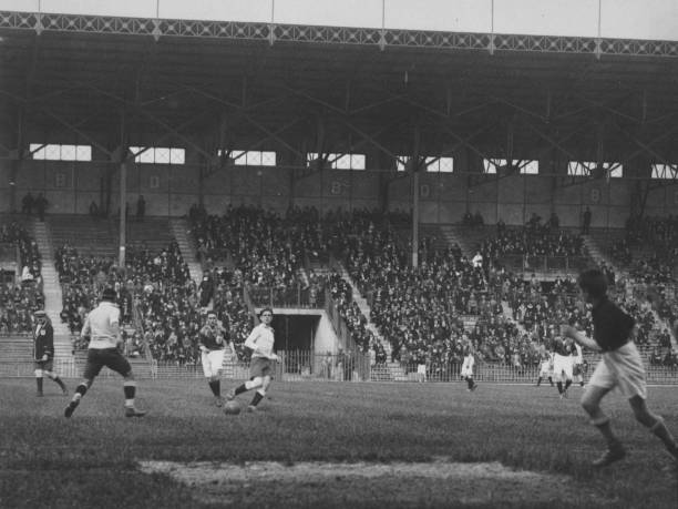 實戰(zhàn)技巧分享：實況足球手游聯(lián)賽模式中如何應(yīng)對不同風(fēng)格的對手