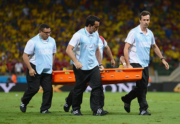 安菲爾德沸騰！利物浦球迷慶祝隊(duì)史首個(gè)英超冠軍